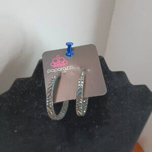 New Paparazzi earrings Silver Black